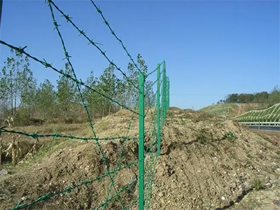 刺鋼絲隔離柵